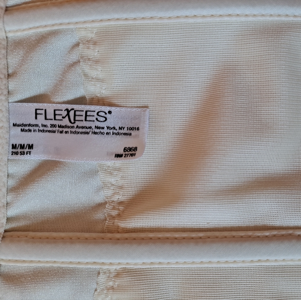 Medium Flexees Girdle - image 4